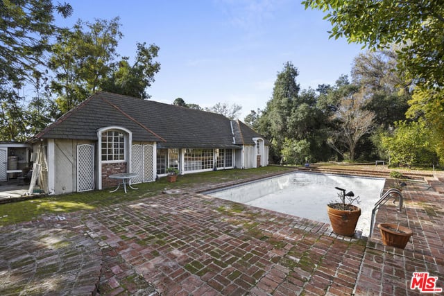501 St Cloud Road, Los Angeles, CA 90077 — photo 4 of 16