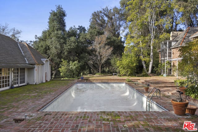 501 St Cloud Road, Los Angeles, CA 90077 — photo 9 of 16