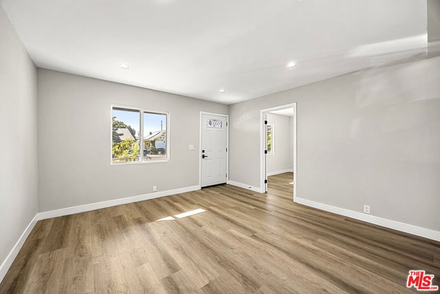 337 E 60th Street, Los Angeles, CA 90003 — photo 5 of 17