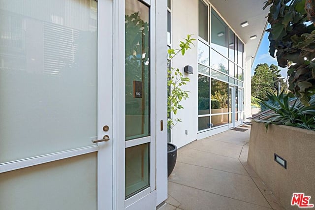 1705 Ocean Ave #107, Santa Monica, CA 90401 — photo 2 of 66