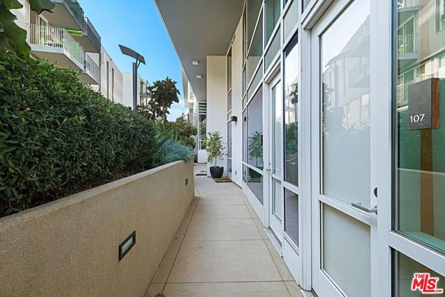 1705 Ocean Ave #107, Santa Monica, CA 90401 — photo 3 of 66