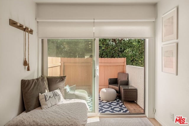 922 Lincoln Boulevard 2, Santa Monica, CA 90403 — photo 6 of 14