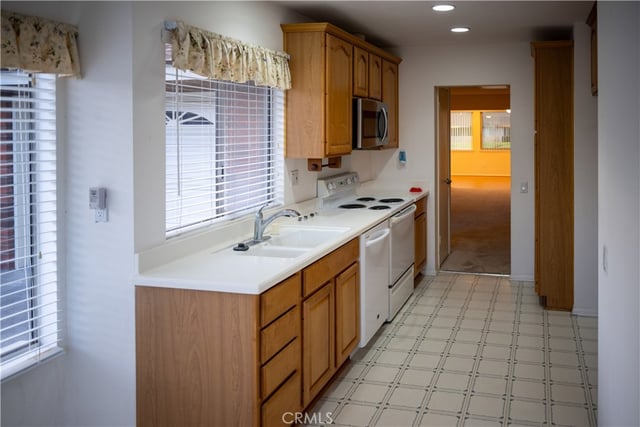 4208 Village 4, Camarillo, CA 93012 — photo 26 of 46