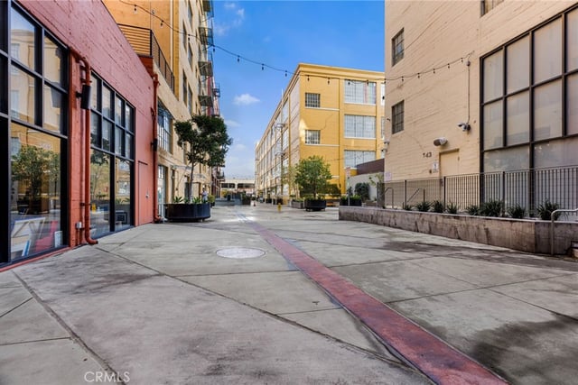 315 E 8th 401, Los Angeles, CA 90014 — photo 41 of 43