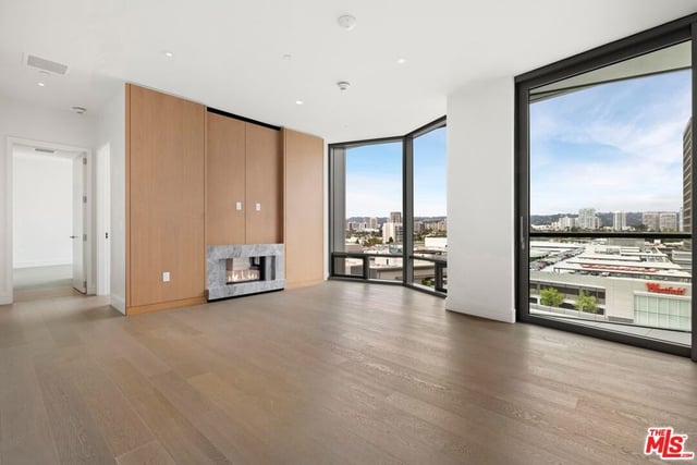 211 W Elm Court 6E, Los Angeles, CA 90067 — photo 3 of 6