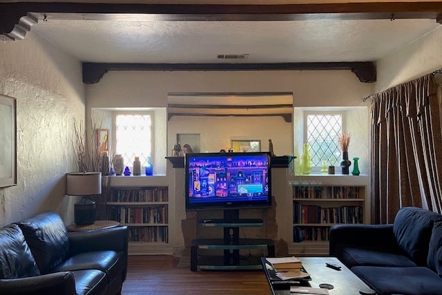6709 Vesper, Van Nuys, CA 91405 — photo 5 of 35