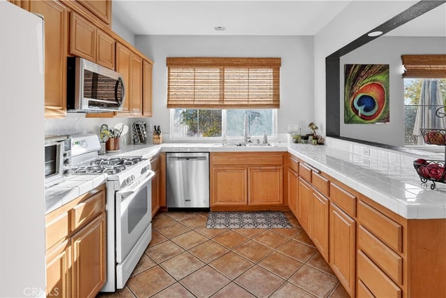 24332 Lorenzo, Valencia, CA 91355 — photo 11 of 33