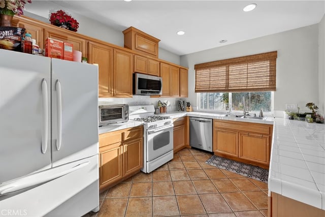 24332 Lorenzo, Valencia, CA 91355 — photo 12 of 33