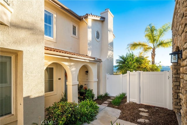 24332 Lorenzo, Valencia, CA 91355 — photo 4 of 33