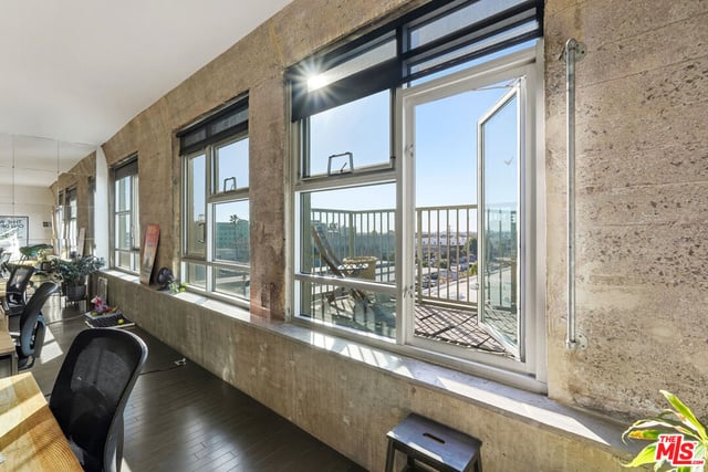 530 S Hewitt Street 533, Los Angeles, CA 90013 — photo 29 of 57
