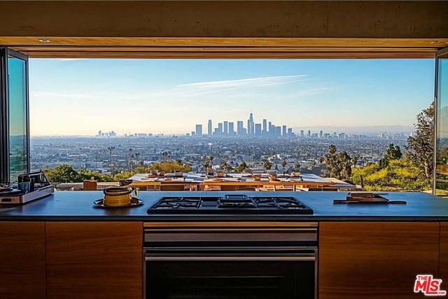 7305 Pyramid Place, Los Angeles, CA 90046 — photo 9 of 36