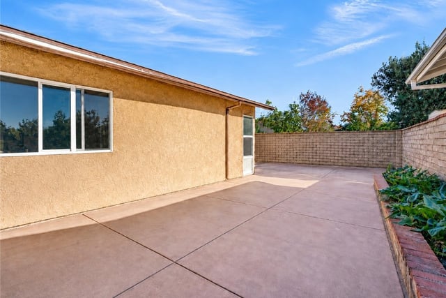25790 Parada, Valencia, CA 91355 — photo 14 of 29