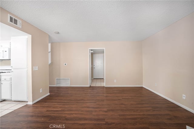 1160 Garnet, Palmdale, CA 93550 — photo 13 of 44