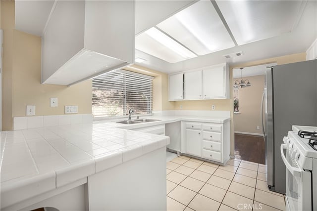 1160 Garnet, Palmdale, CA 93550 — photo 14 of 44