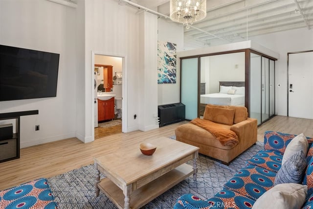 312 W 5th 907, Los Angeles, CA 90013 — photo 4 of 29