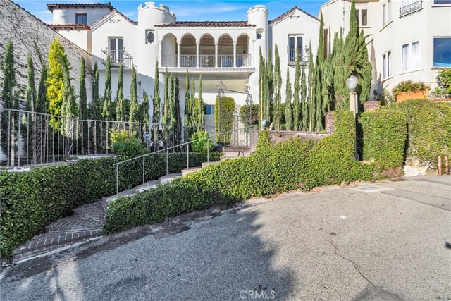 2111 Rockledge, Los Angeles, CA 90068 — photo 4 of 75
