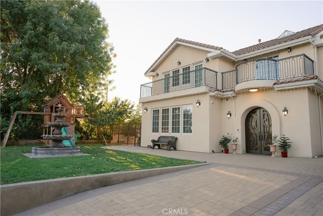 1135 E Verdugo Avenue, Burbank, CA 91501 — photo 3 of 63