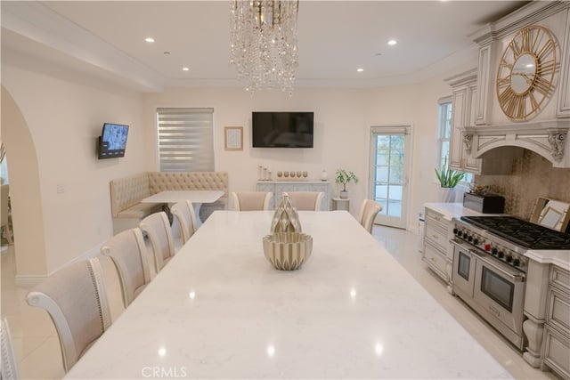 1135 E Verdugo Avenue, Burbank, CA 91501 — photo 5 of 63