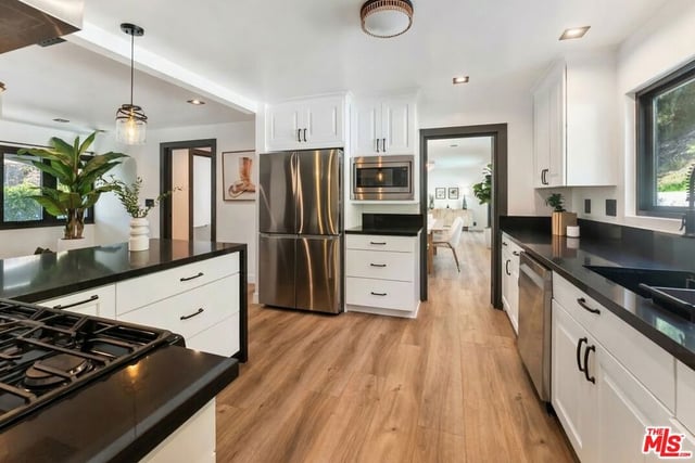 6427 Tahoe Drive, Los Angeles, CA 90068 — photo 15 of 41