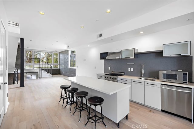 4151 Redwood Avenue #106, Los Angeles, CA 90066 — photo 10 of 31