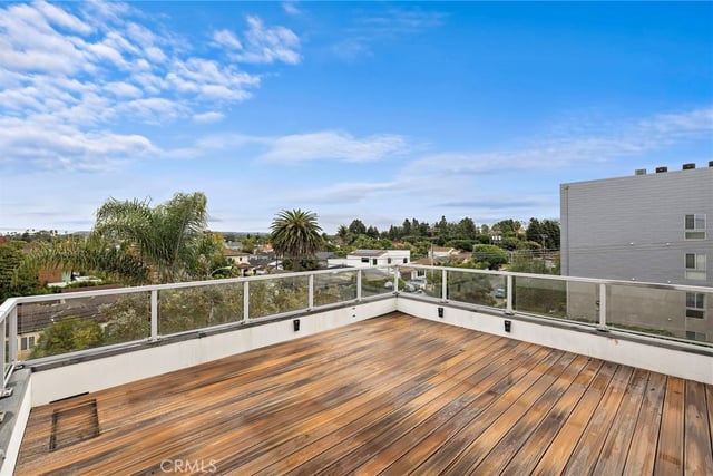 4151 Redwood Avenue #106, Los Angeles, CA 90066 — photo 3 of 31