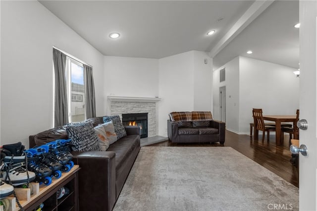 21500 Lassen 180, Chatsworth, CA 91311 — photo 4 of 23
