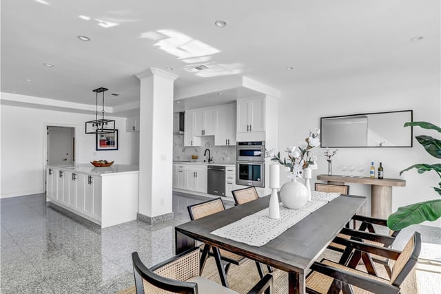 1333 S Beverly Glen Boulevard 402, Los Angeles, CA 90024 — photo 10 of 34