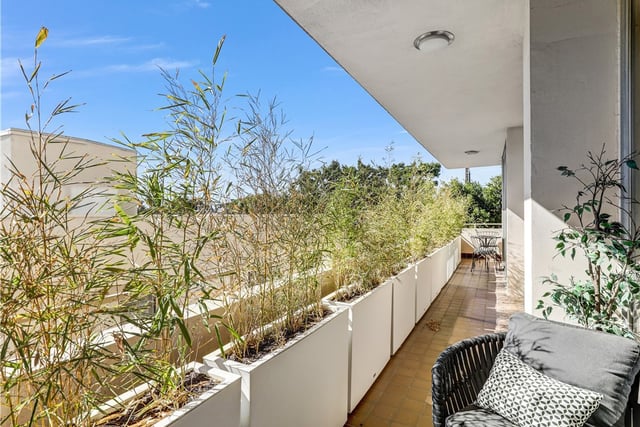 1333 S Beverly Glen Boulevard 402, Los Angeles, CA 90024 — photo 25 of 34