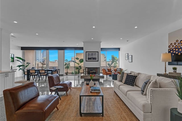 1333 S Beverly Glen Boulevard 402, Los Angeles, CA 90024 — photo 4 of 34