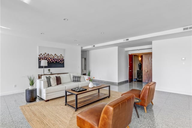 1333 S Beverly Glen Boulevard 402, Los Angeles, CA 90024 — photo 5 of 34