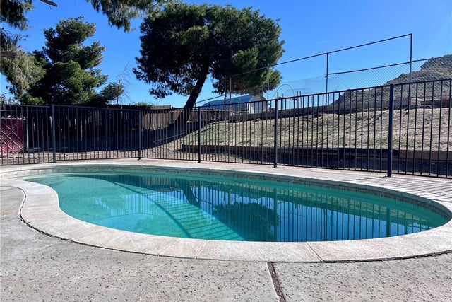 40020 176th Street E, Palmdale, CA 93591 — photo 4 of 31