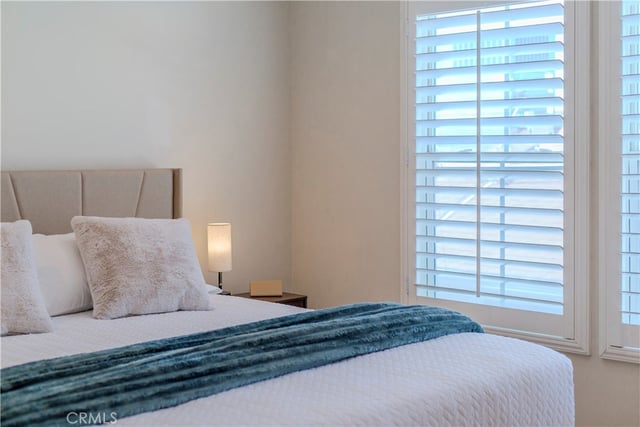 10623 Moorpark Street 1, Toluca Lake, CA 91602 — photo 17 of 35
