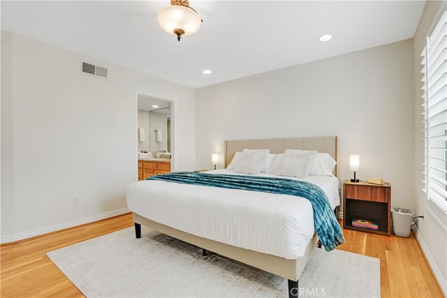 10623 Moorpark Street 1, Toluca Lake, CA 91602 — photo 18 of 35