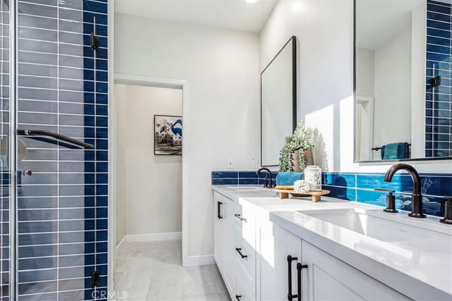 12720 Azure Way 27, Hawthorne, CA 90250 — photo 10 of 13