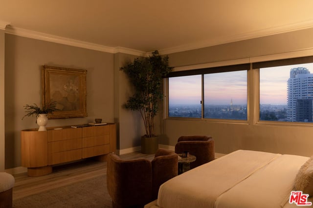10450 Wilshire Boulevard 12C, Los Angeles, CA 90024 — photo 5 of 32