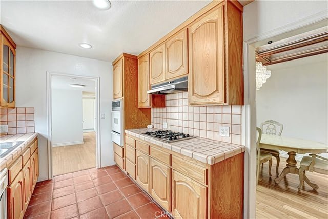 1009 S Rimpau, Los Angeles, CA 90019 — photo 10 of 31