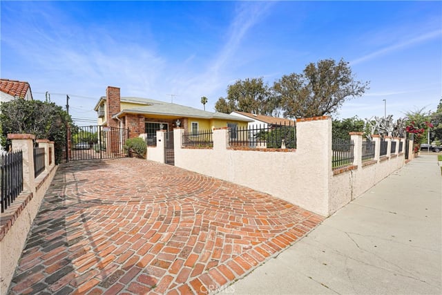 1009 S Rimpau, Los Angeles, CA 90019 — photo 2 of 31