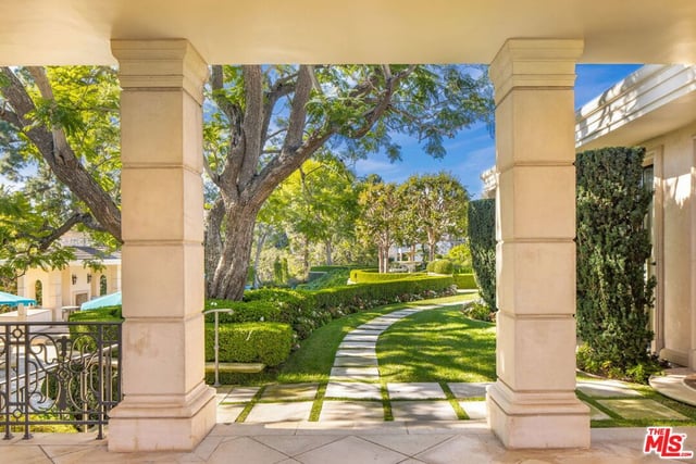 400 St Cloud Road, Los Angeles, CA 90077 — photo 11 of 27