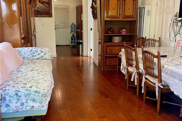 6558 S Van Ness, Los Angeles, CA 90047 — photo 3 of 9
