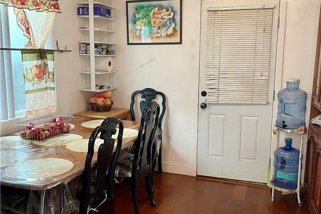 6558 S Van Ness, Los Angeles, CA 90047 — photo 5 of 9