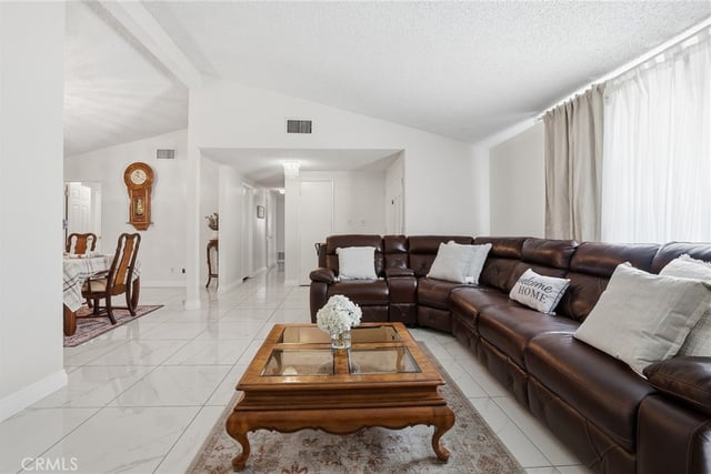 18927 Claycrest, Canyon Country, CA 91351 — photo 5 of 34