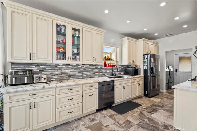 15358 Cohasset, Van Nuys, CA 91406 — photo 13 of 46