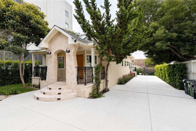 7142 Marshfield, Los Angeles, CA 90046 — photo 2 of 26