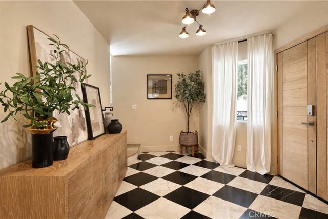 7142 Marshfield, Los Angeles, CA 90046 — photo 7 of 26