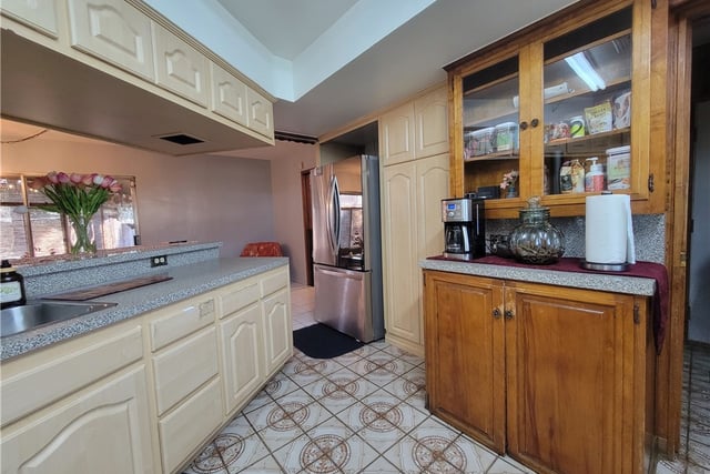 7015 N Atlantic Place, Long Beach, CA 90805 — photo 18 of 74