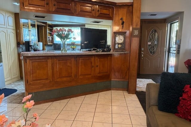 7015 N Atlantic Place, Long Beach, CA 90805 — photo 8 of 74