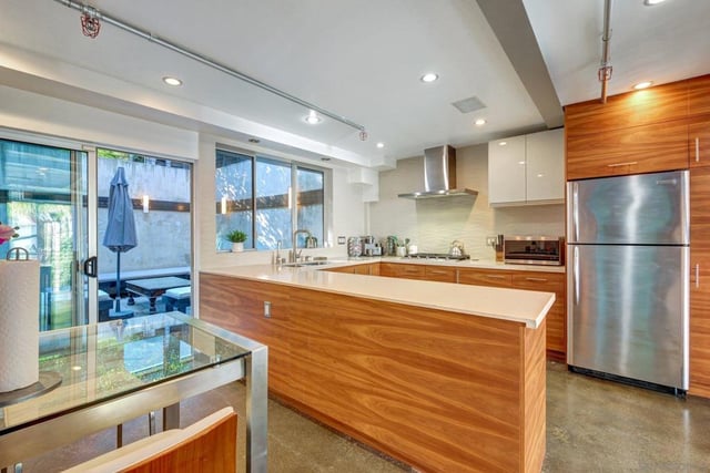 6920 Treasure Trail, Los Angeles, CA 90068 — photo 5 of 8