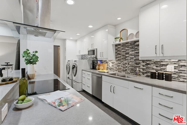 1015 N Kings Road 110, West Hollywood, CA 90069 — photo 12 of 36
