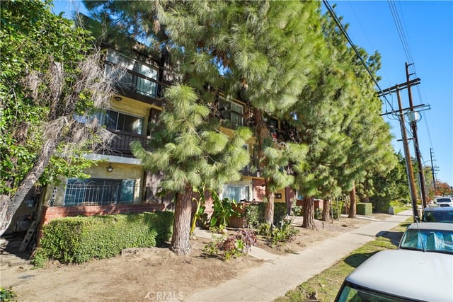 21219 Roscoe, Canoga Park, CA 91304 — photo 21 of 23