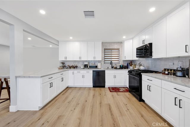 16052 16050 Bahama Street, North Hills, CA 91343 — photo 10 of 25